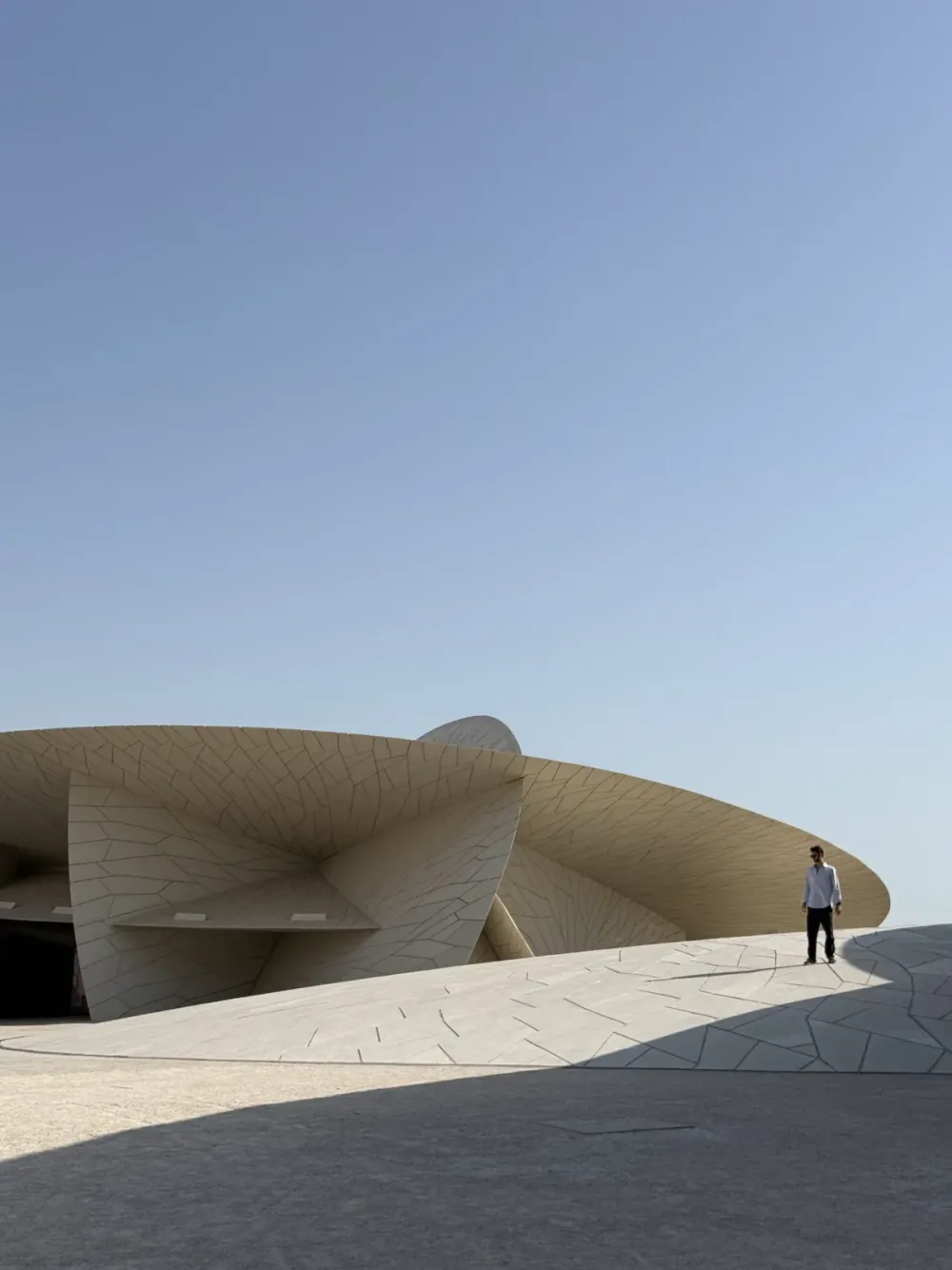 On the road — National Museum of Qatar, Doha